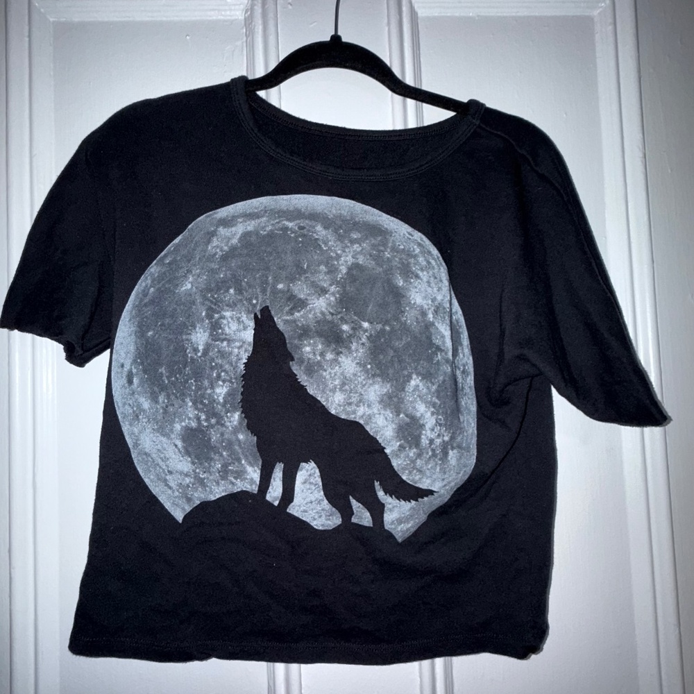 Wolf cropped top
